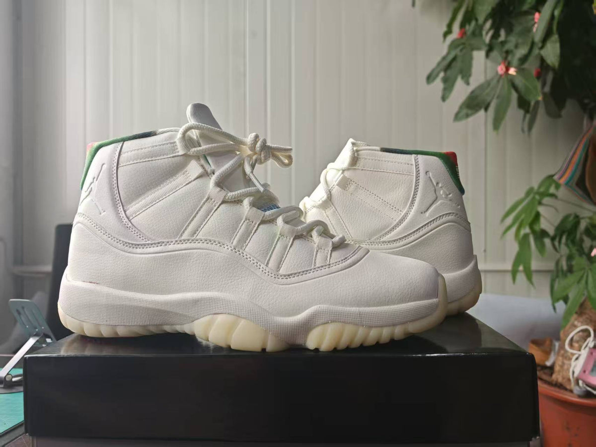 Air Jordan 11 Retro Sail Off-White Newsprint Sport Royal | IO8959-133