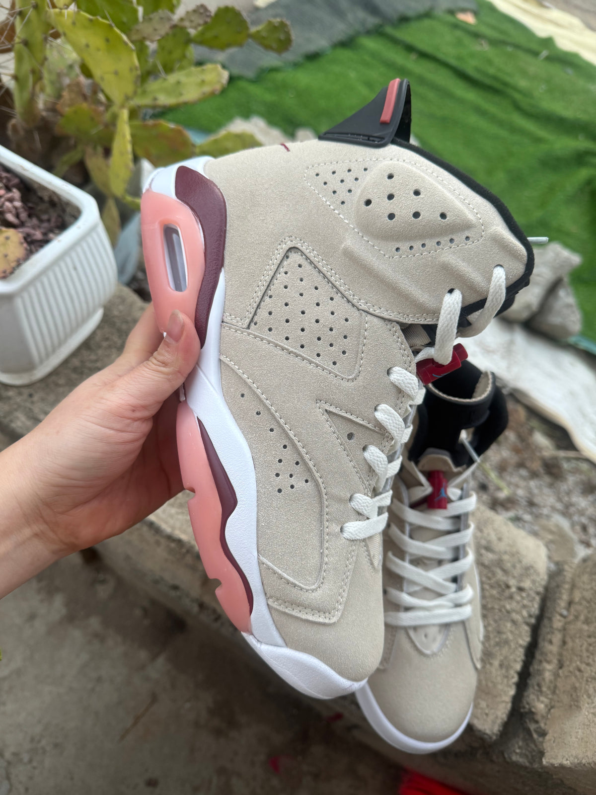 Air Jordan 6 Off-White Brown Sneakers